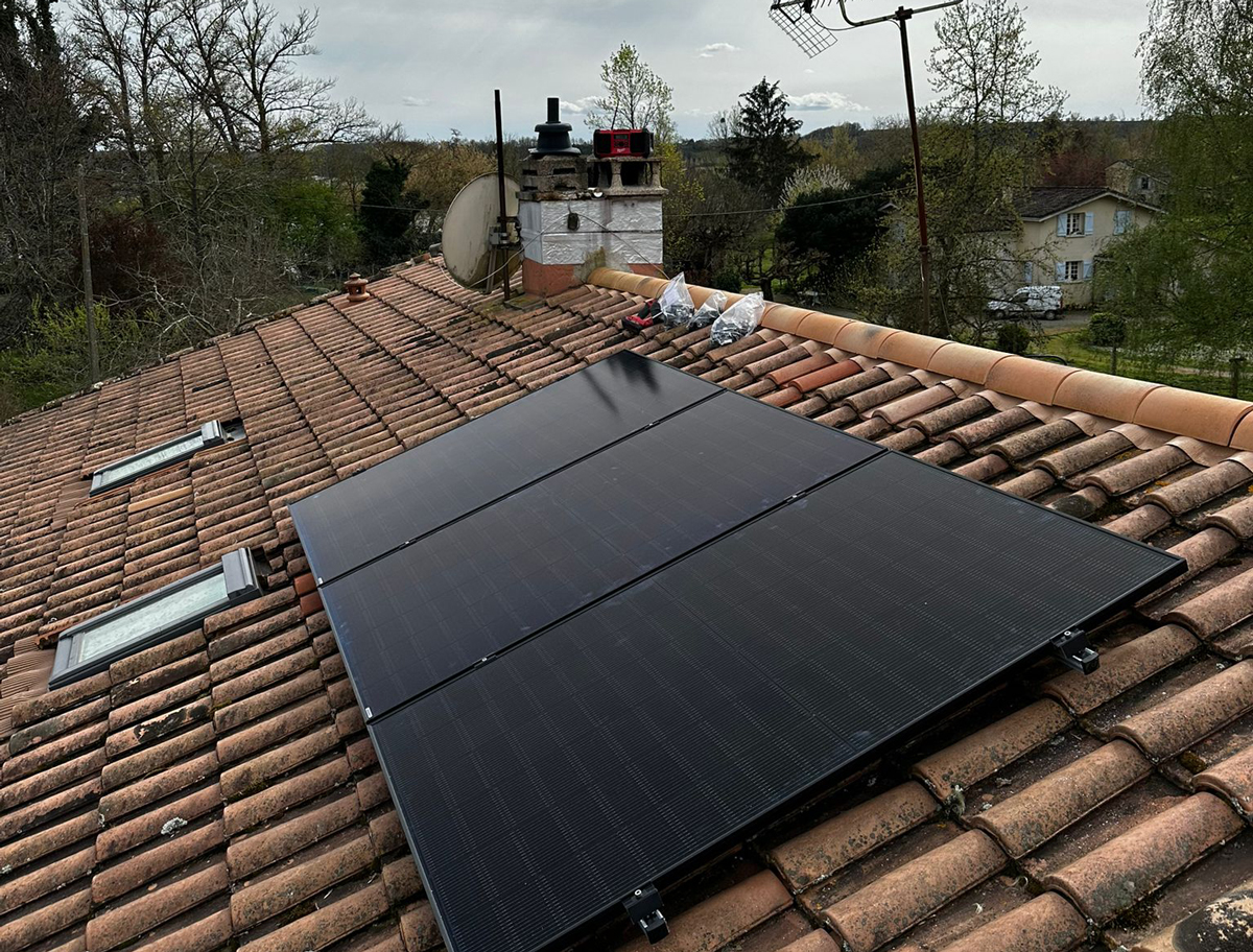 installation-panneaux-solaires-sainte-terre-pvv