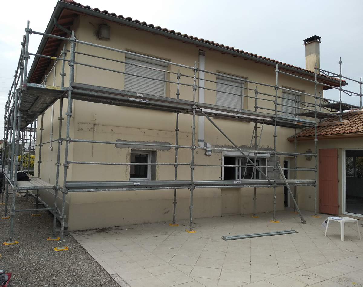 rénovation-énergétique-globale-carbon-blanc-pendant